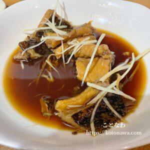 ウツボの煮付け。鱧っぽい。